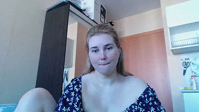 mmmPinUpGirl online show from June 7, 8:18 am