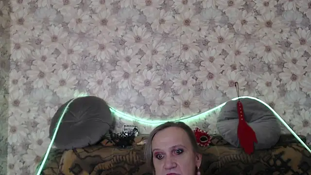 MissBekker online show from March 10, 10:59 pm