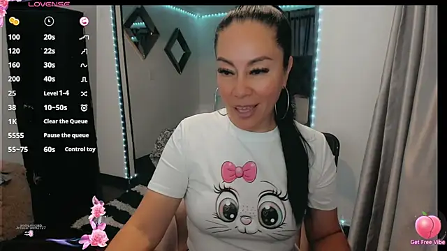 Snapshot of jlove_bss chatting on February 10, 11:13 pm jlove bss online show from February 10, 11:13 pm