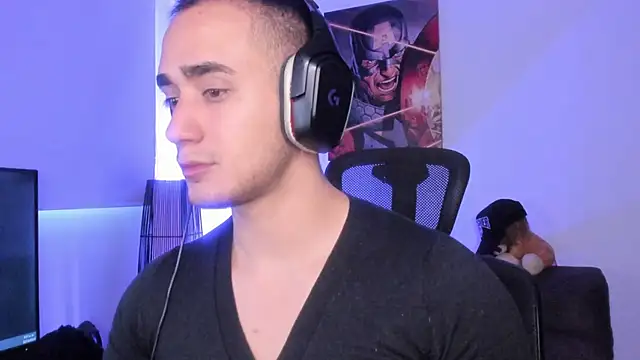 Snapshot of AlexRivera6 chatting on December 22, 11:22 am AlexRivera6 online show from December 22, 11:22 am