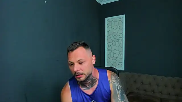 Snapshot of BrianHunts chatting on July 9, 4:05 am BrianHunts online show from July 9, 4:05 am