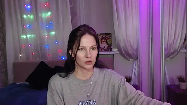 Snapshot of Zlata888 chatting on May 14, 3:19 pm Zlata888 online show from May 14, 3:19 pm