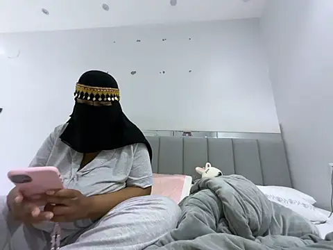 Snapshot of Submissive_Arab chatting on February 8, 8:32 pm Submissive Arab online show from February 8, 8:32 pm