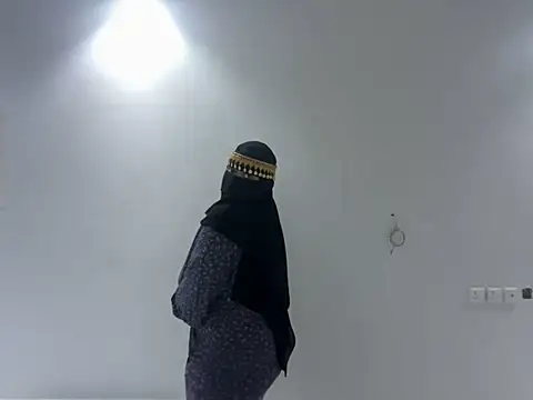 Snapshot of Submissive_Arab chatting on February 9, 8:13 pm Submissive Arab online show from February 9, 8:13 pm