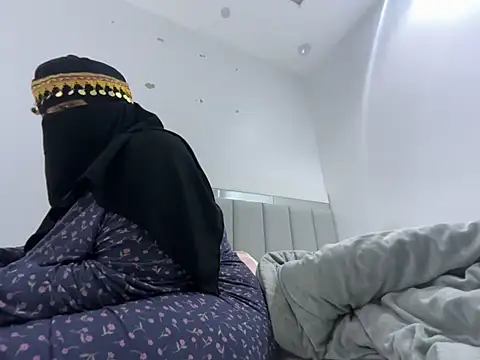 Snapshot of Submissive_Arab chatting on February 9, 11:15 pm Submissive Arab online show from February 9, 11:15 pm