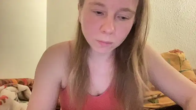 Snapshot of SweetLucy96 chatting on March 20, 1:13 am SweetLucy96 online show from March 20, 1:13 am