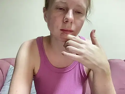 Snapshot of SweetLucy96 chatting on September 8, 6:51 pm SweetLucy96 online show from September 8, 6:51 pm