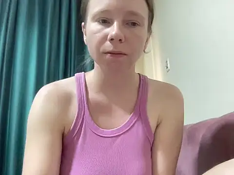 Snapshot of SweetLucy96 chatting on September 9, 11:32 am SweetLucy96 online show from September 9, 11:32 am