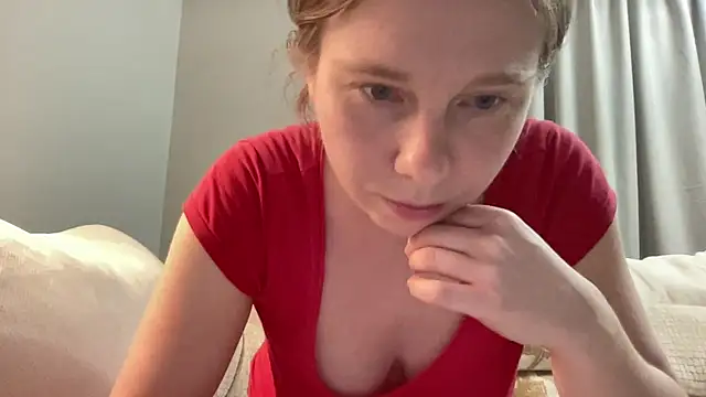 SweetLucy96 online show from April 14, 9:54 pm