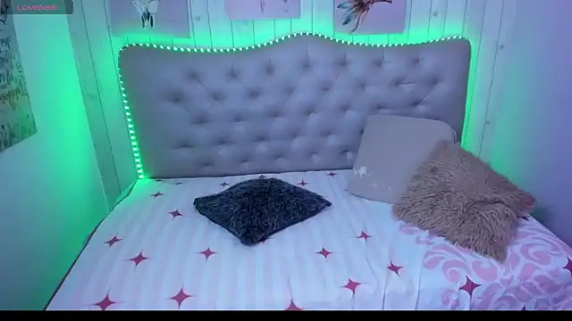 Snapshot of tamara_colliins_ chatting on March 21, 3:44 am tamara colliins online show from March 21, 3:44 am