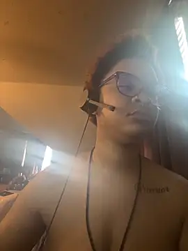 Snapshot of nickytheehawtie chatting on February 26, 5:23 pm nickytheehawtie online show from February 26, 5:23 pm