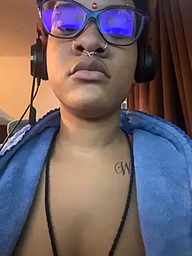 Snapshot of nickytheehawtie chatting on February 27, 7:36 pm nickytheehawtie online show from February 27, 7:36 pm