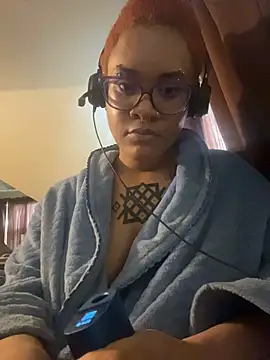 nickytheehawtie online show from April 2, 4:15 pm