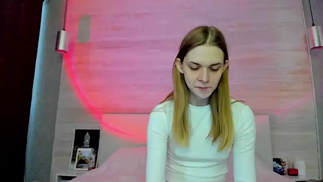 molly hunt  online show from April 4, 5:16 am