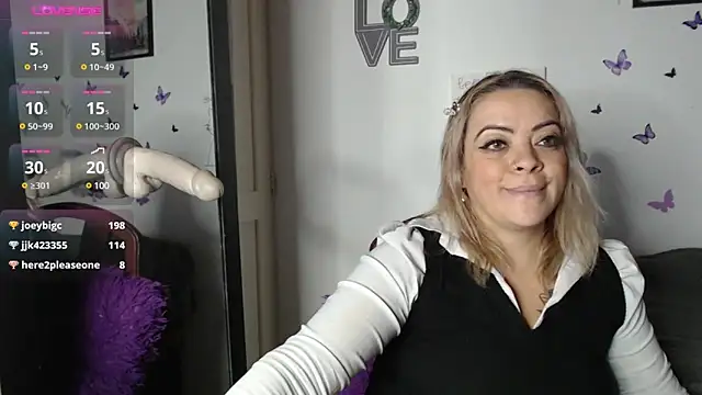 LIila28six online show from January 21, 2:11 am