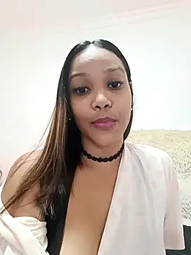 Snapshot of _MoniqueLovay_ chatting on March 2, 6:19 pm  MoniqueLovay  online show from March 2, 6:19 pm