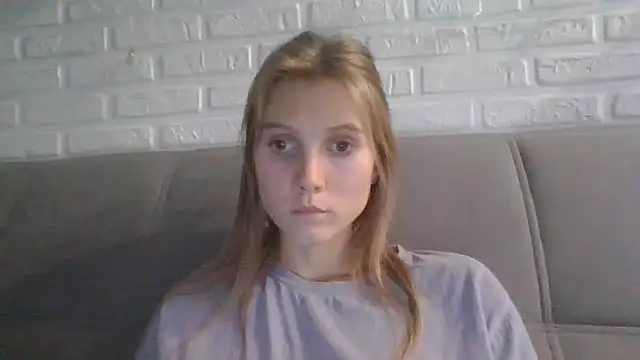 Snapshot of MaryMiton chatting on March 22, 3:42 pm MaryMiton online show from March 22, 3:42 pm