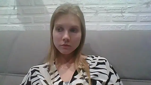 Snapshot of MaryMiton chatting on October 19, 1:01 pm MaryMiton online show from October 19, 1:01 pm