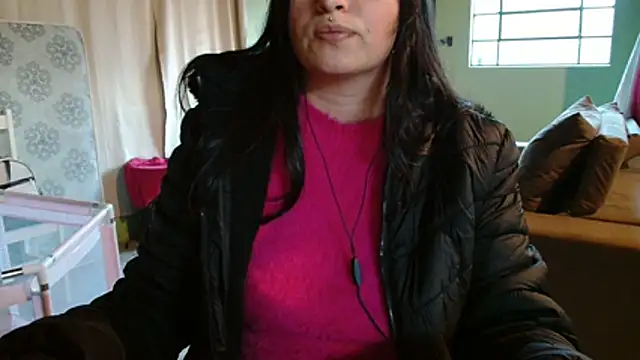 Snapshot of Ta_maravilhosaaa chatting on June 15, 8:22 pm Ta maravilhosaaa online show from June 15, 8:22 pm