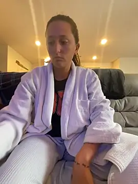 Snapshot of triple34D chatting on October 24, 5:31 pm triple34D online show from October 24, 5:31 pm