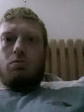 Snapshot of rippedbritish chatting on November 12, 12:44 am rippedbritish online show from November 12, 12:44 am