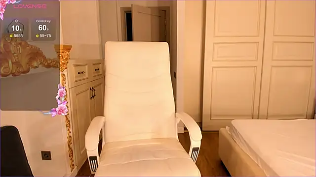 Snapshot of Sury_01 chatting on September 13, 2:17 pm Sury 01 online show from September 13, 2:17 pm