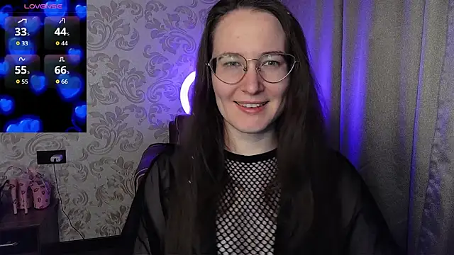 Snapshot of AgnesGraham chatting on February 9, 9:41 pm AgnesGraham online show from February 9, 9:41 pm