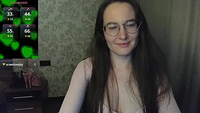 Snapshot of AgnesGraham chatting on February 13, 11:01 pm AgnesGraham online show from February 13, 11:01 pm