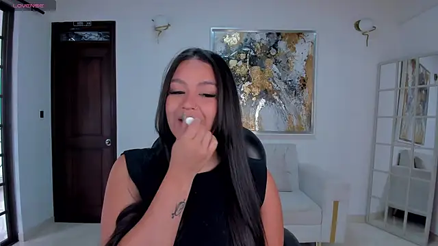 ToriCrossX online show from January 29, 12:45 pm