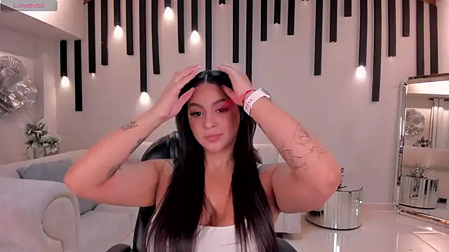 ToriCrossX online show from February 4, 11:38 am