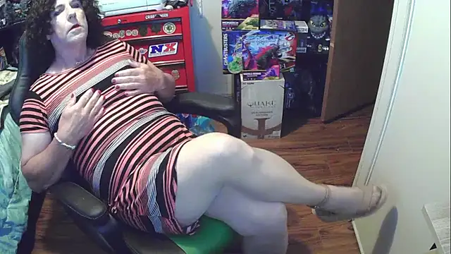 Snapshot of EricaPantyhose chatting on September 22, 2:30 pm EricaPantyhose online show from September 22, 2:30 pm