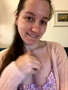 Snapshot of Nicole-Ray chatting on October 24, 5:48 am Nicole-Ray online show from October 24, 5:48 am