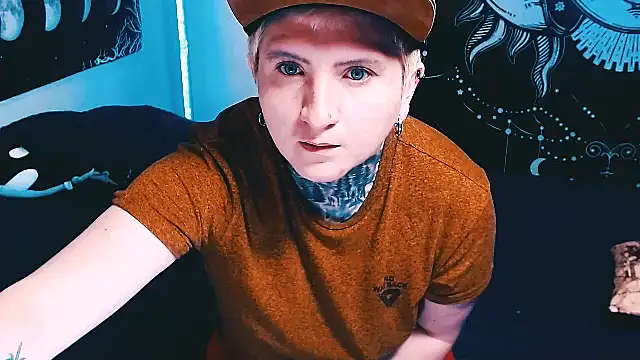 Snapshot of Marieblueeyes chatting on February 10, 12:48 am Marieblueeyes online show from February 10, 12:48 am