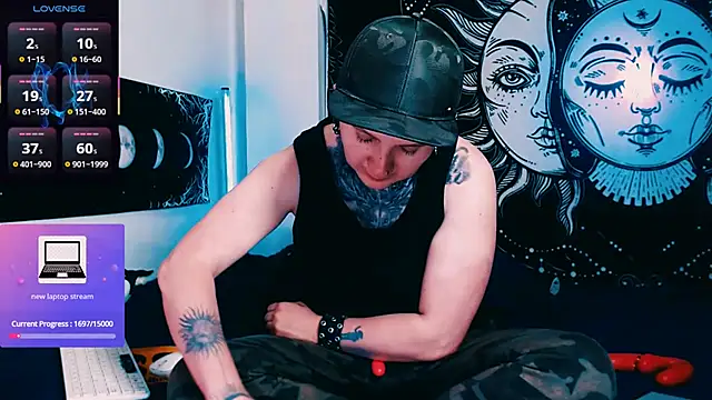 Snapshot of Marieblueeyes chatting on February 19, 12:50 am Marieblueeyes online show from February 19, 12:50 am