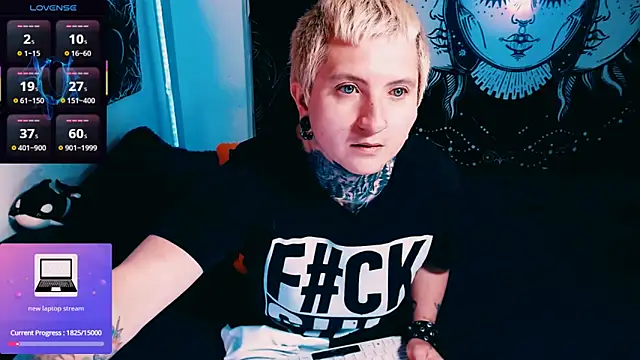 Snapshot of Marieblueeyes chatting on February 20, 1:46 am Marieblueeyes online show from February 20, 1:46 am