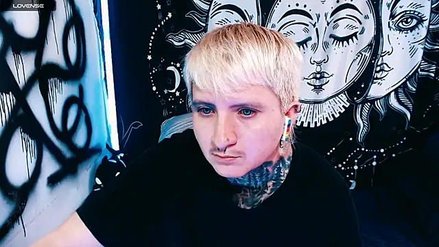 Marieblueeyes online show from May 28, 2:58 pm