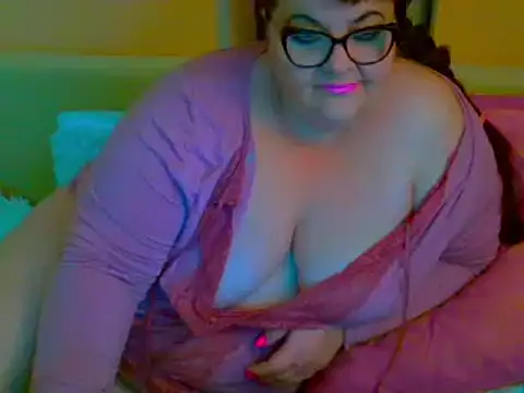 Snapshot of SinlessHeavy chatting on December 7, 11:34 pm SinlessHeavy online show from December 7, 11:34 pm