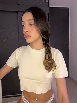 Snapshot of SelenaStone chatting on December 16, 11:28 pm SelenaStone online show from December 16, 11:28 pm