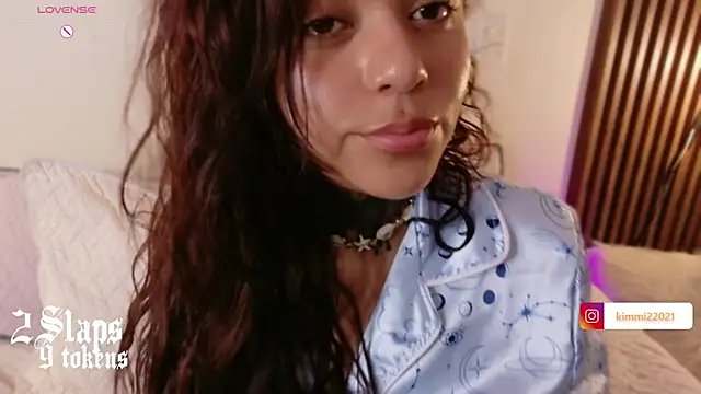 Snapshot of kim_blake chatting on April 10, 12:54 pm kim blake online show from April 10, 12:54 pm