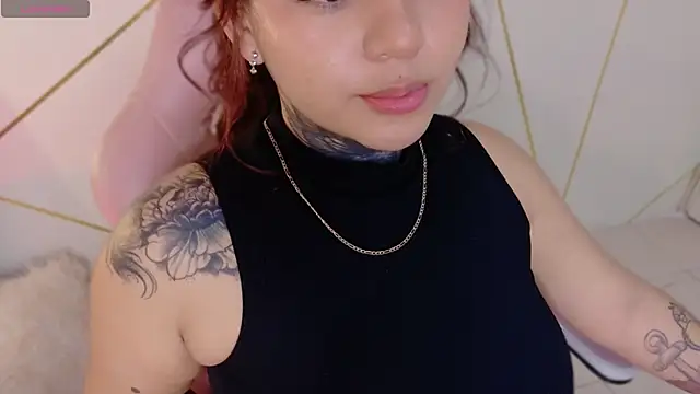 Snapshot of kim_blake chatting on June 5, 1:17 pm kim blake online show from June 5, 1:17 pm
