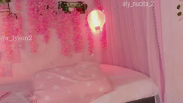 aly nucita  online show from April 30, 9:04 am