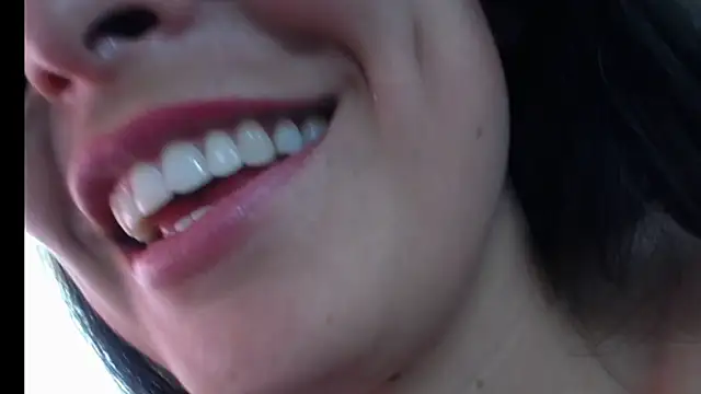 Alexandrasaenz online show from December 3, 8:18 pm