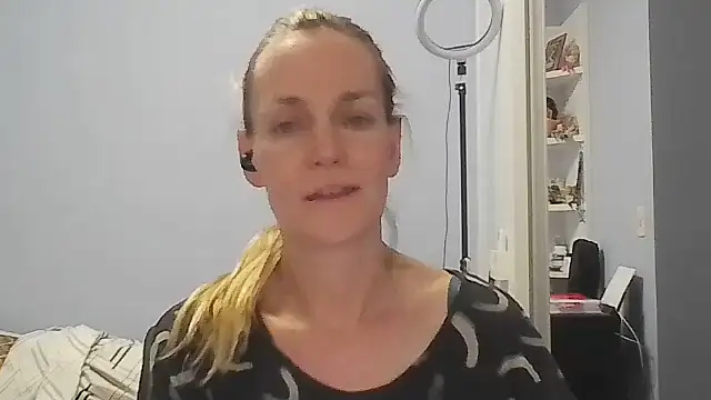 Annylove1 online show from February 11, 12:15 am