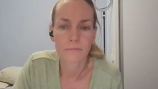 Annylove1 online show from March 11, 12:05 am