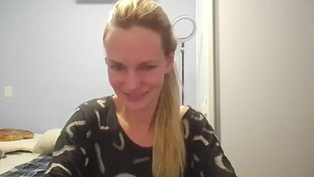 Annylove1 online show from April 5, 1:03 am