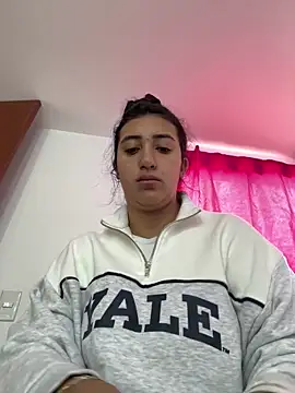 Hannahoff online show from March 18, 10:15 pm