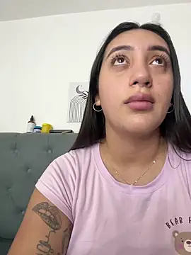 Hannahoff online show from November 18, 9:30 pm