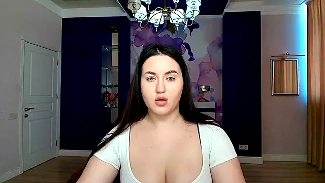 Roxie Bradley online show from March 8, 6:32 am