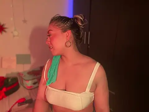 Im sophiie online show from January 3, 8:54 am