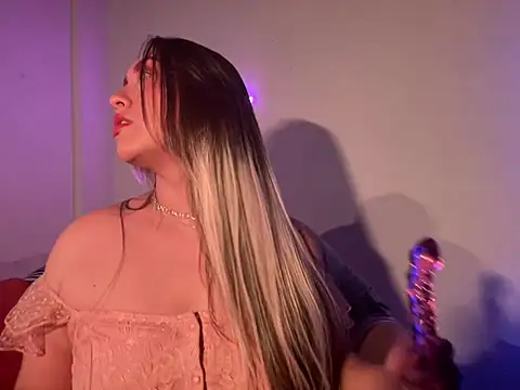 Im sophiie online show from February 6, 9:00 am